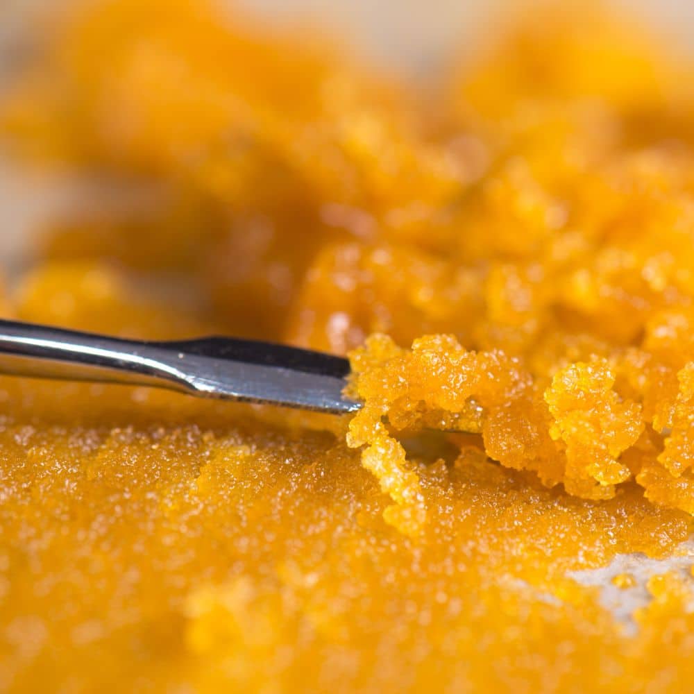 Live Resin vs Distillate: Which Is Better? Differences & Similarities